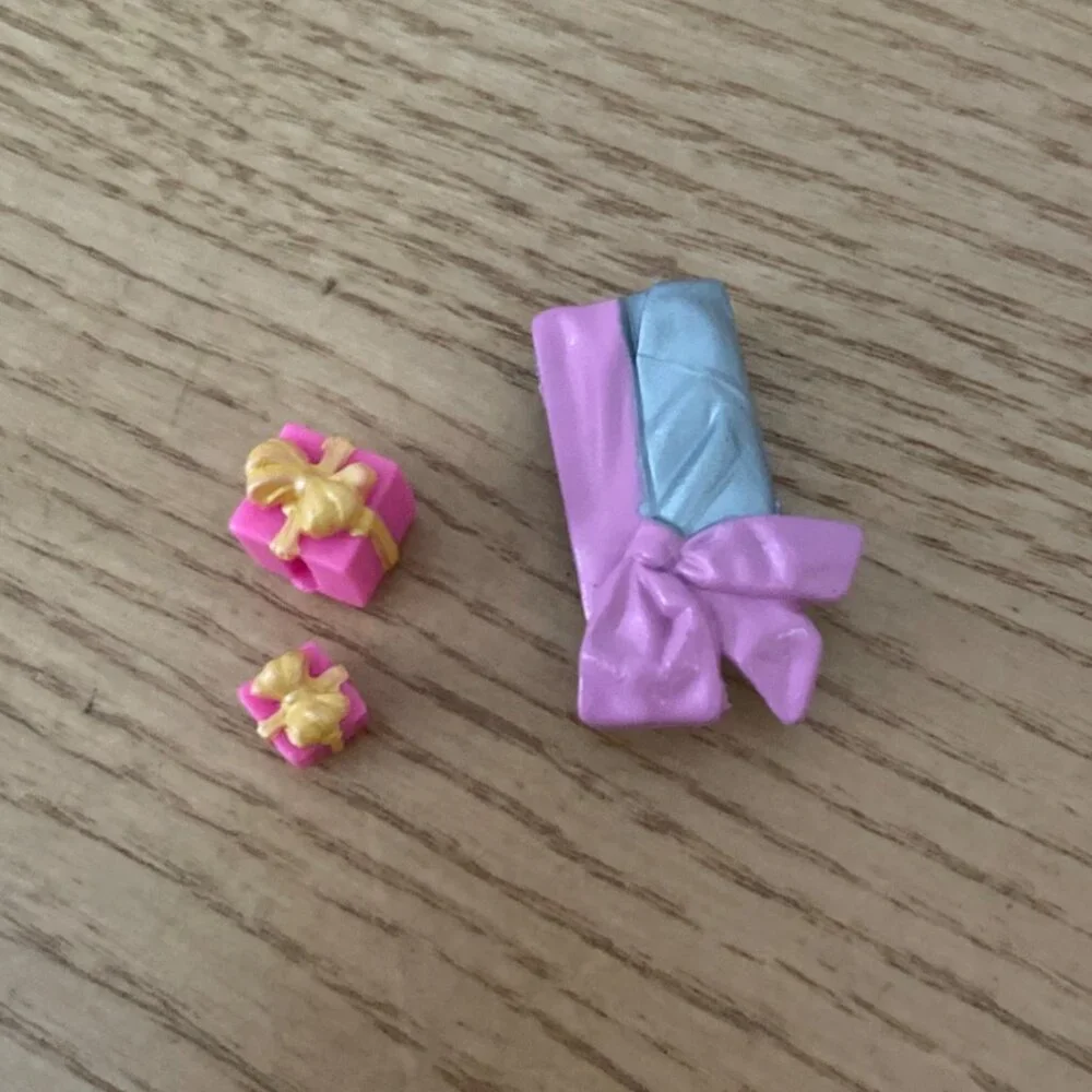 Vtg Polly Pocket Miniature Accessory Set Hangers Gifts Tennis Racket and More